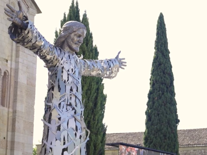 Uma estátua gigante de Jesus Ressuscitado para inspirar a paz em Jerusalém