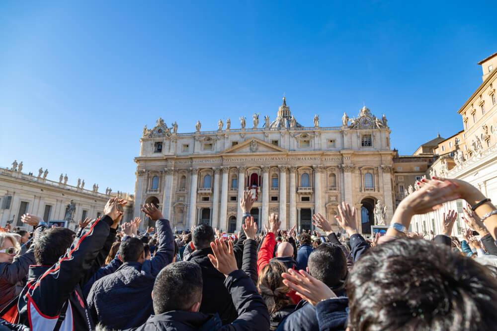 Contagem regressiva para a celebração da vigília ecumênica de oração, na Plaça de Sant Pere